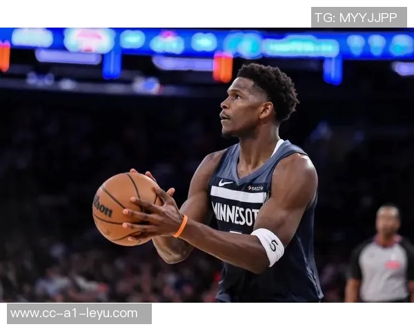 爱德华兹第三节狂飙16分前三节已斩获34分展现超强状态