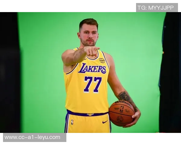 湖人揭幕战球员评分揭晓东契奇独领风骚新援艾顿惨遭D级评价